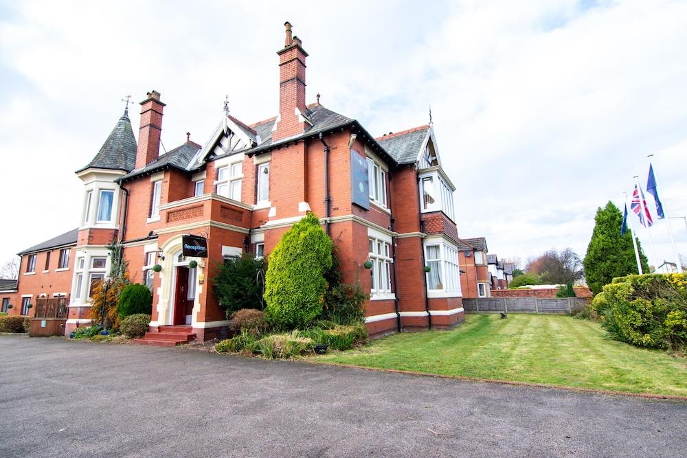 Trivelles Park Hotel Preston  Esterno foto