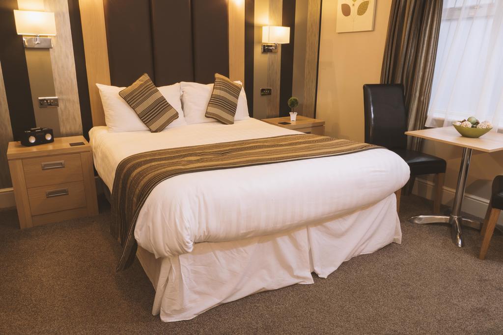 Trivelles Park Hotel Preston  Esterno foto